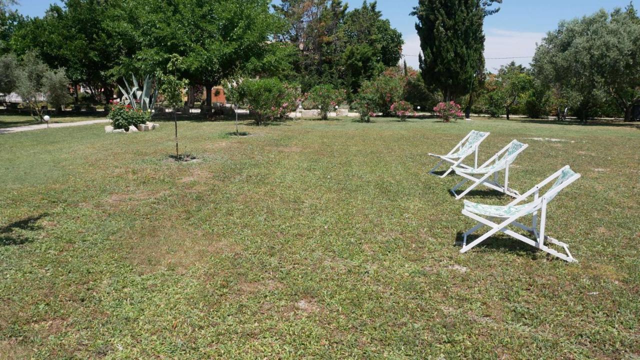 Mas Maurane - L'Olivier Avec Spa Prive Aux Portes D'Arles タラスコン エクステリア 写真